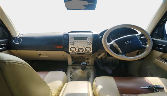 2011 Ford Endeavour 2.5L 4X2 MT, Diesel, Manual, 1,01,224 km, interior