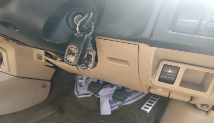 2011 Ford Endeavour 2.5L 4X2 MT, Diesel, Manual, 1,01,224 km, interior