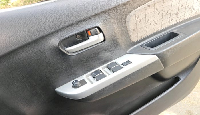 2016 Maruti Wagon R 1.0 VXI, Petrol, Manual, 38,528 km, interior