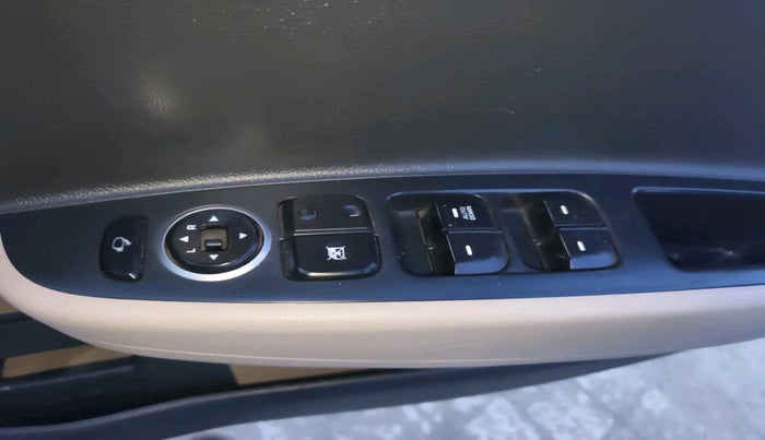 2016 Hyundai Grand i10 SPORTZ 1.2 KAPPA VTVT, Petrol, Manual, 98,302 km, interior