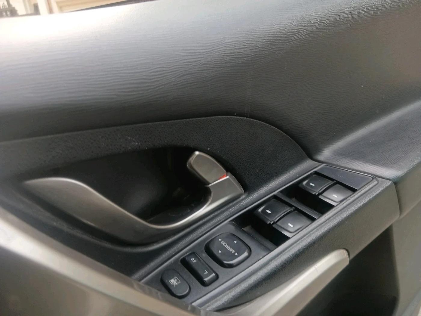 2018 Mahindra XUV500 W7, Diesel, Manual, 64,900 km, interior