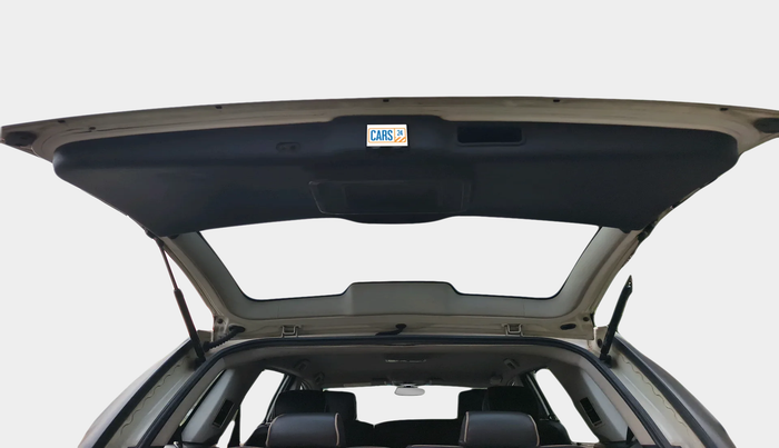 2018 Tata Hexa XE 4X2 7 STR, Diesel, Manual, 1,79,338 km, exterior