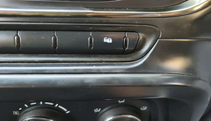 2018 Tata Hexa XE 4X2 7 STR, Diesel, Manual, 1,79,338 km, interior