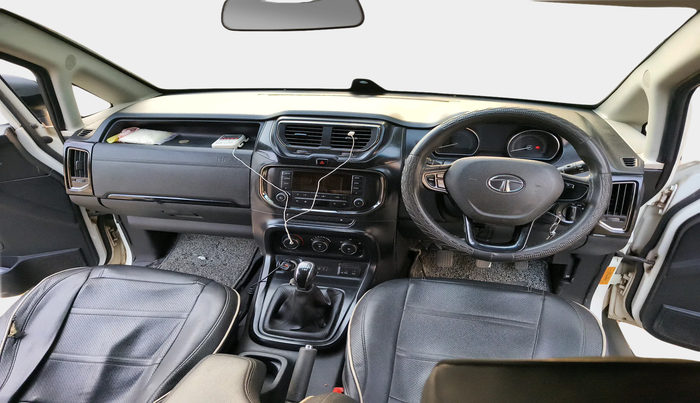 2018 Tata Hexa XE 4X2 7 STR, Diesel, Manual, 1,79,338 km, interior