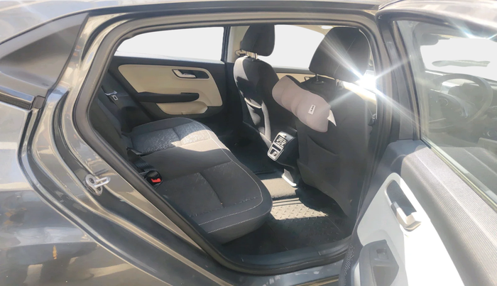 2024 Tata ALTROZ XZ PLUS SUNROOF CNG, Petrol, Manual, 14,296 km, interior