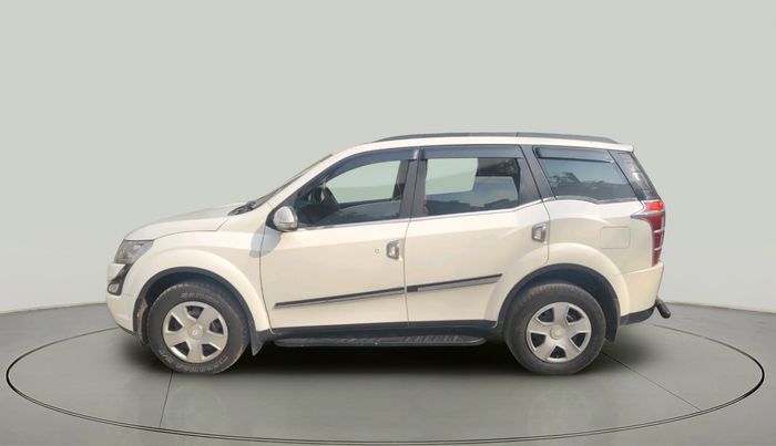 2017 Mahindra XUV500 W6, Diesel, Manual, 84,365 km, exterior