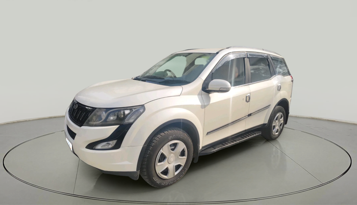 2017 Mahindra XUV500 W6, Diesel, Manual, 84,365 km, exterior