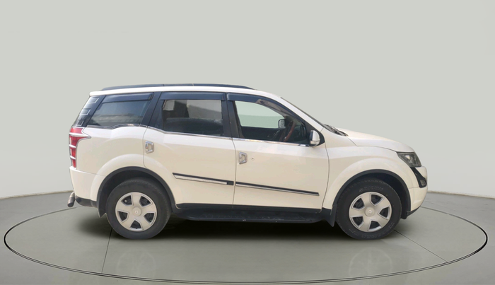 2017 Mahindra XUV500 W6, Diesel, Manual, 84,365 km, exterior