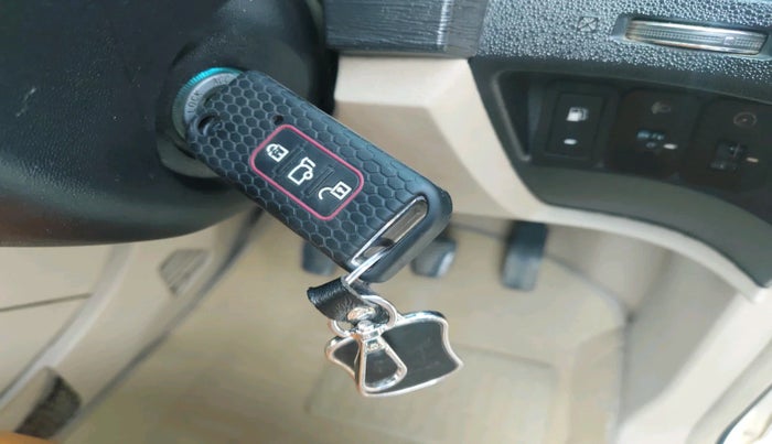 2017 Mahindra XUV500 W6, Diesel, Manual, 84,365 km, interior