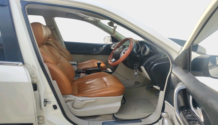 2017 Mahindra XUV500 W6, Diesel, Manual, 84,365 km, interior