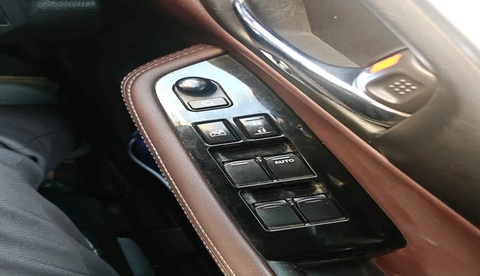 2022 Maruti Grand Vitara ALPHA SMART HYBRID DUAL TONE, Petrol, Manual, 63,984 km, interior