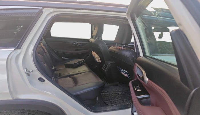 2022 Maruti Grand Vitara ALPHA SMART HYBRID DUAL TONE, Petrol, Manual, 63,984 km, interior