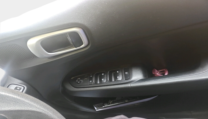 2019 Hyundai VENUE S 1.2, Petrol, Manual, 59,112 km, interior