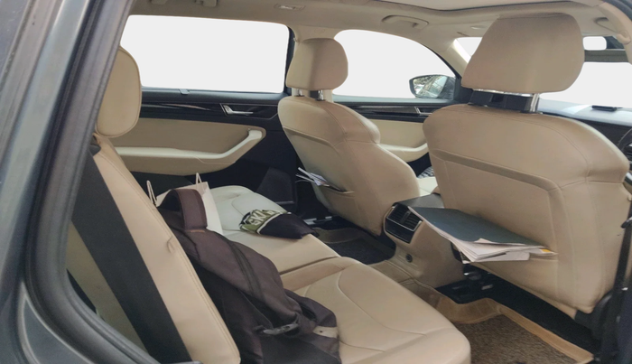 2018 Skoda Kodiaq STYLE 2.0 TDI 4X4 AT, Diesel, Automatic, 1,56,158 km, interior