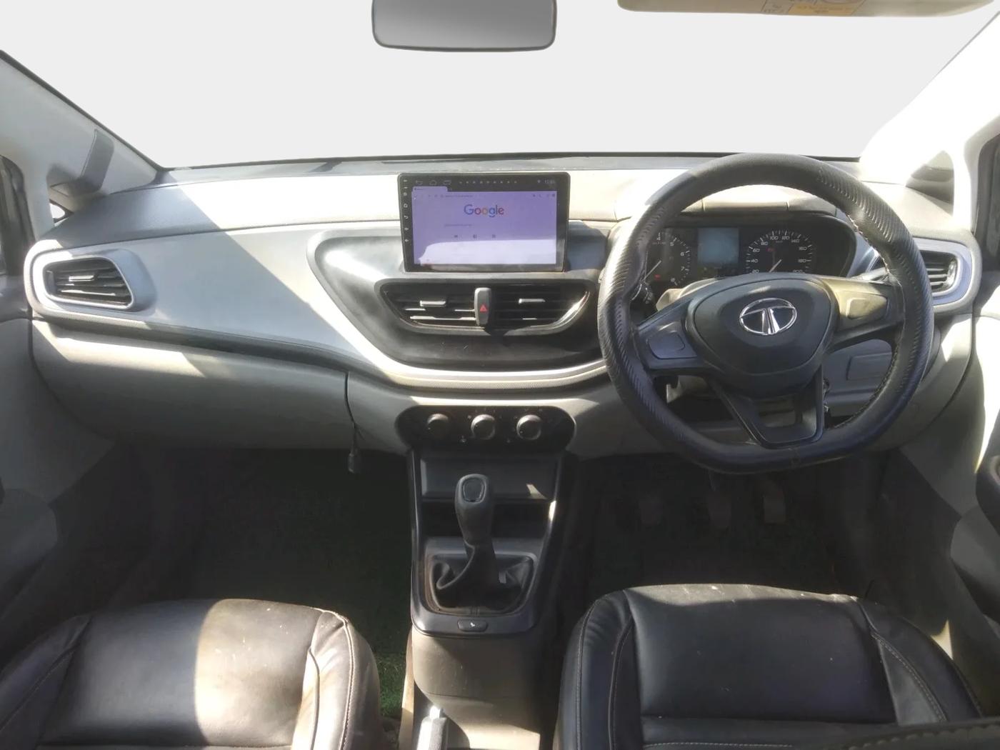 2020 Tata ALTROZ XE PETROL, Petrol, Manual, 25,317 km, interior