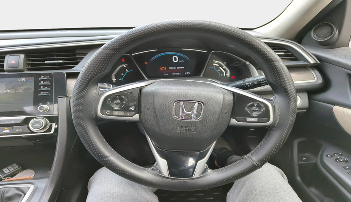 2019 Honda Civic 1.6L I-DTEC ZX MT, Diesel, Manual, 1,30,168 km, interior