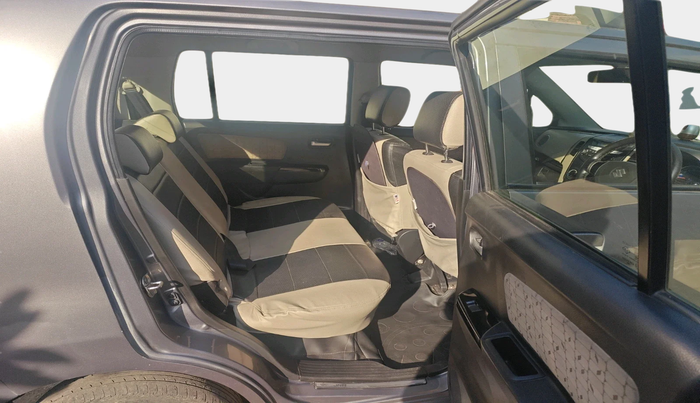 2017 Maruti Wagon R 1.0 VXI, Petrol, Manual, 49,167 km, interior