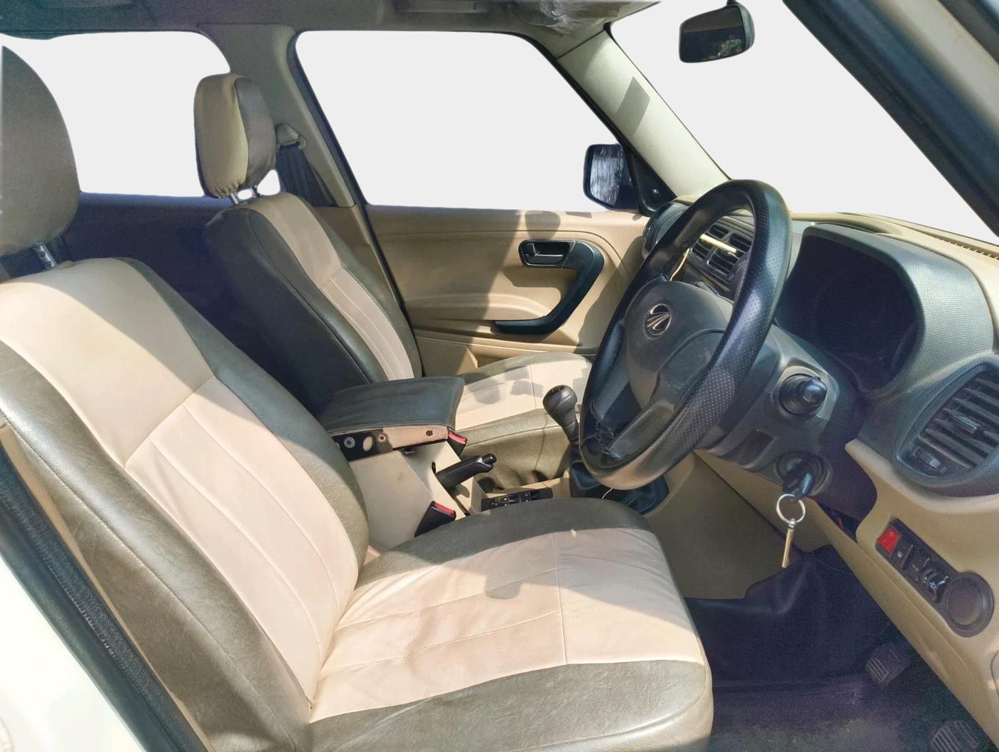 2016 Mahindra TUV300 T6, Diesel, Manual, 1,89,250 km, interior