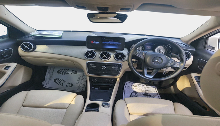2016 Mercedes Benz GLA Class 200 CGI SPOTRS, Petrol, Automatic, 52,044 km, interior