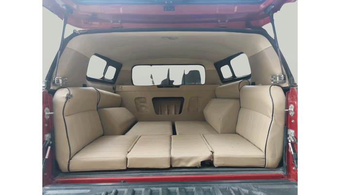 2023 Toyota HILUX HIGH 4X4 AT, Diesel, Automatic, 5,884 km, exterior