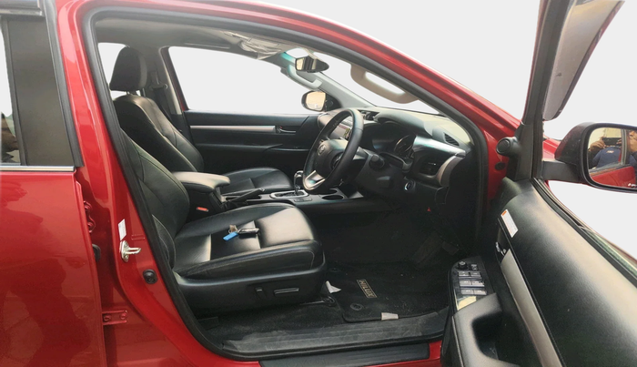 2023 Toyota HILUX HIGH 4X4 AT, Diesel, Automatic, 5,884 km, interior