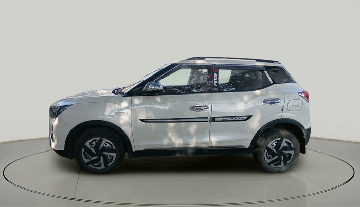 2023 Mahindra XUV300 W4 1.2 PETROL, Petrol, Manual, 12,473 km, exterior