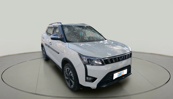 2023 Mahindra XUV300 W4 1.2 PETROL, Petrol, Manual, 12,473 km, exterior