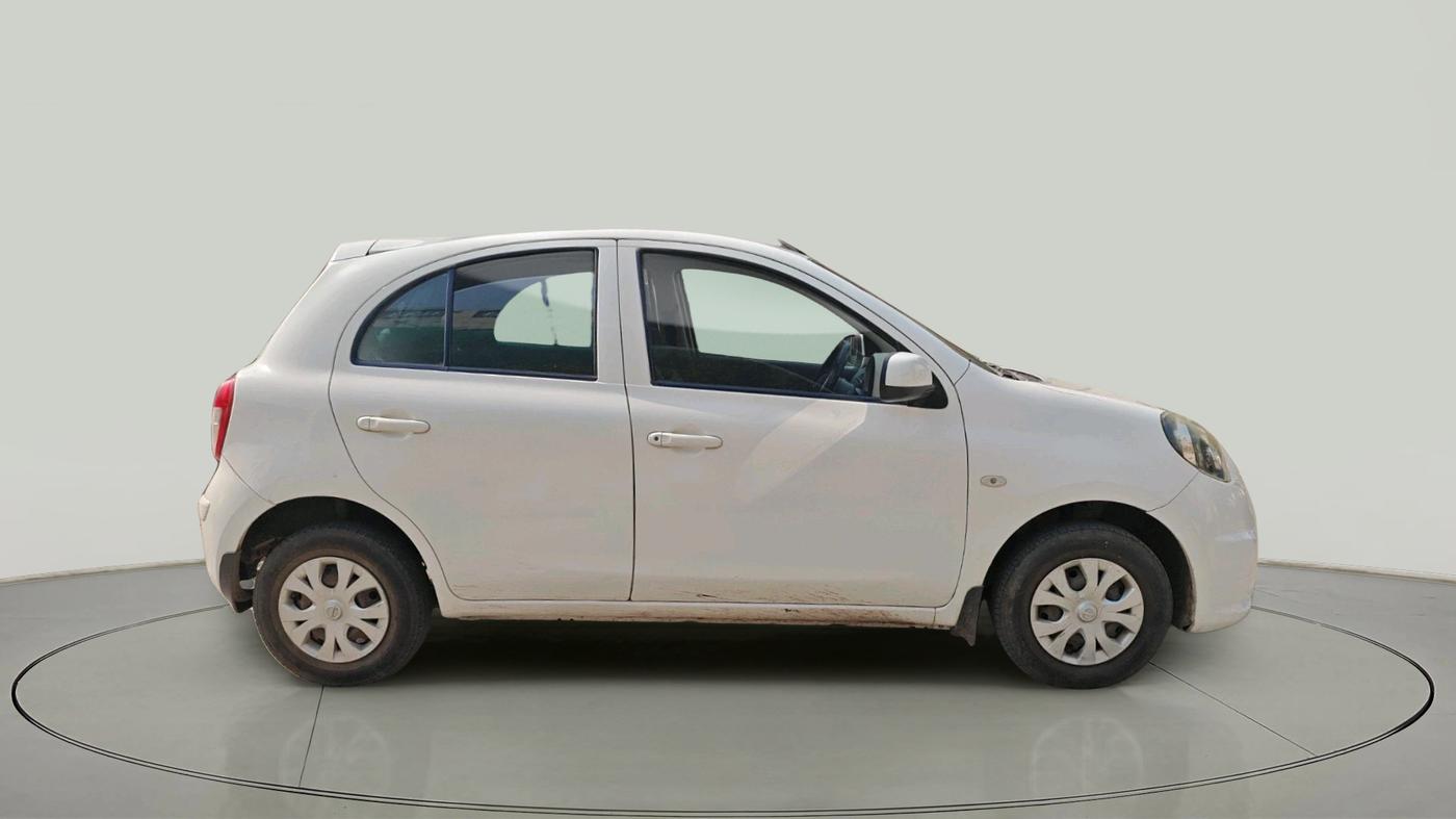 2015 Nissan Micra Active XV, Petrol, Manual, 66,000 km, exterior