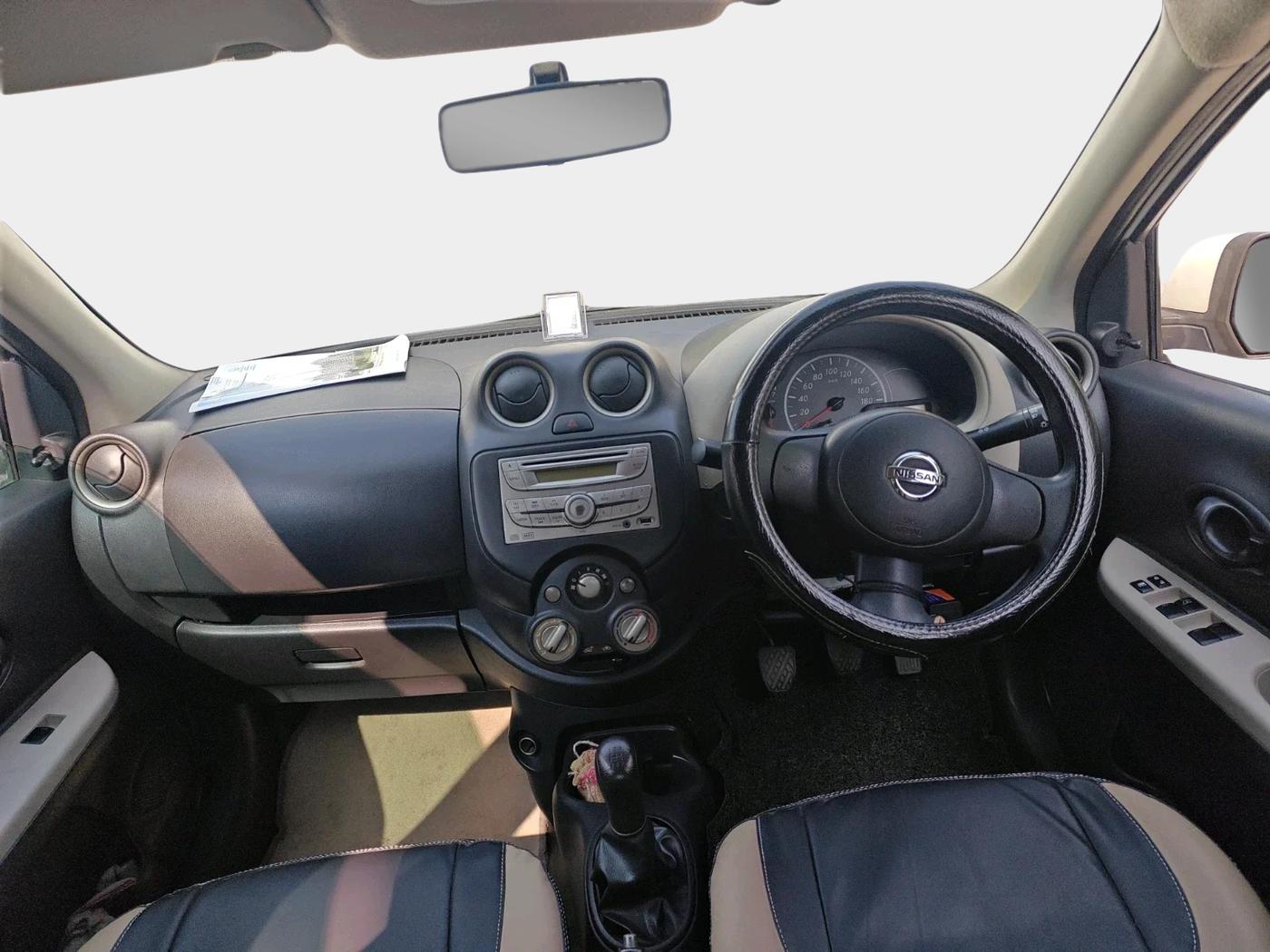 2015 Nissan Micra Active XV, Petrol, Manual, 66,000 km, interior