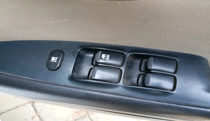 2012 Hyundai i10 MAGNA 1.1, Petrol, Manual, 1,03,774 km, interior