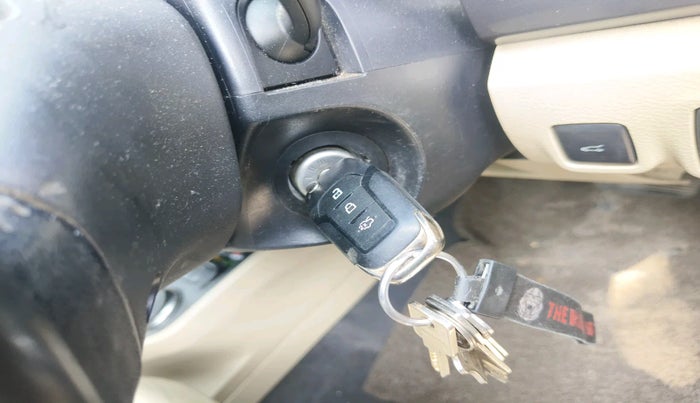 2016 Ford Endeavour TITANIUM 3.2 4X4 AT, Diesel, Automatic, 2,07,527 km, interior