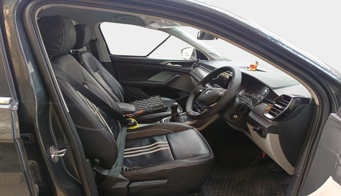 2021 Skoda KUSHAQ AMBITION 1.0L TSI MT, Petrol, Manual, 39,129 km, interior