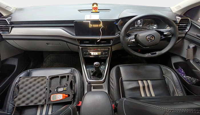 2021 Skoda KUSHAQ AMBITION 1.0L TSI MT, Petrol, Manual, 39,129 km, interior