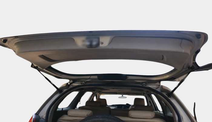 2014 Toyota Innova 2.5 ZX 7 STR, Diesel, Manual, 1,17,154 km, exterior