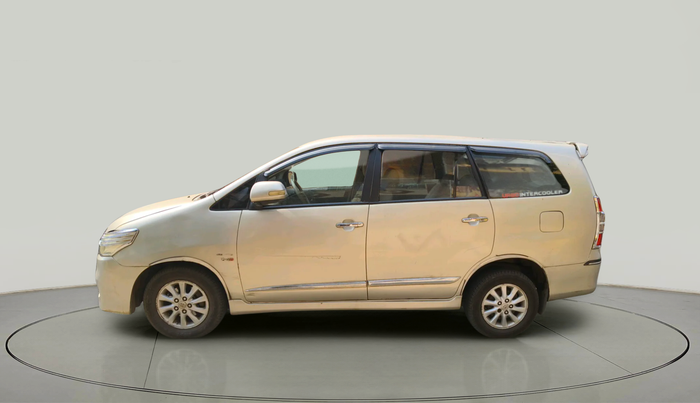2014 Toyota Innova 2.5 ZX 7 STR, Diesel, Manual, 1,17,154 km, exterior