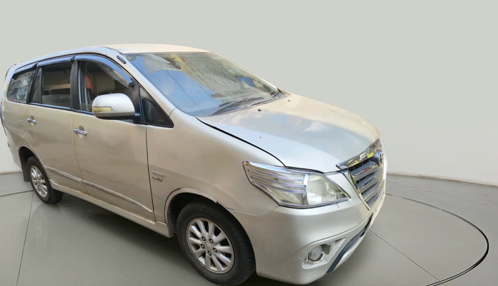 2014 Toyota Innova 2.5 ZX 7 STR, Diesel, Manual, 1,17,154 km, exterior