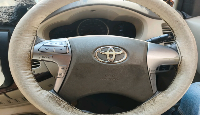 2014 Toyota Innova 2.5 ZX 7 STR, Diesel, Manual, 1,17,154 km, interior