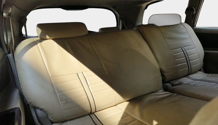 2014 Toyota Innova 2.5 ZX 7 STR, Diesel, Manual, 1,17,154 km, interior