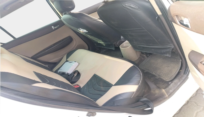 2011 Hyundai i20 MAGNA 1.4 CRDI, Diesel, Manual, 1,72,000 km, interior