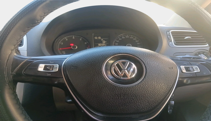 2015 Volkswagen Polo HIGHLINE1.2L, Petrol, Manual, 80,434 km, interior