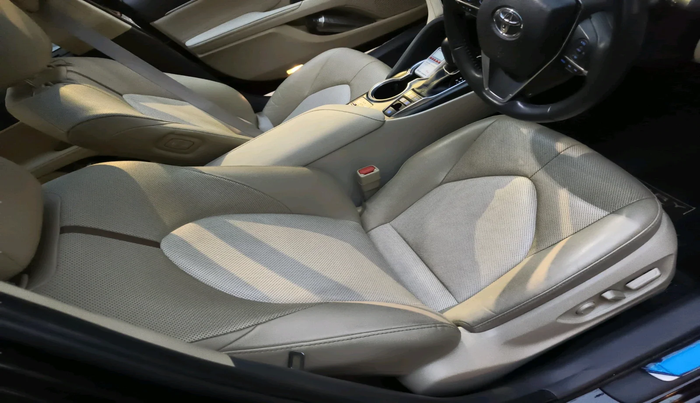 2024 Toyota Camry HYBRID, Hybrid, Automatic, 23,660 km, interior