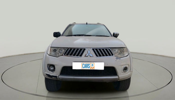 2014 Mitsubishi Pajero Sport 2.5 MT 4X4, Diesel, Manual, 1,32,147 km, exterior