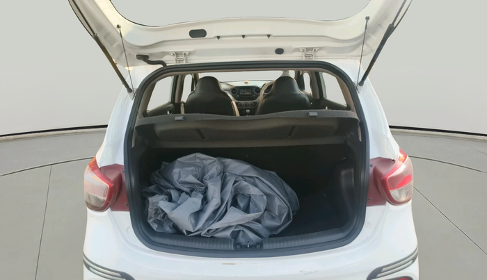 2017 Hyundai Grand i10 SPORTZ 1.2 KAPPA VTVT, Petrol, Manual, 58,219 km, exterior