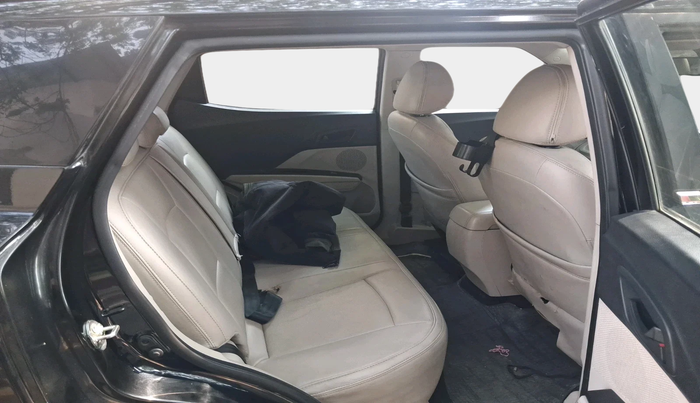 2020 Mahindra XUV300 W6 1.5 Diesel, Diesel, Manual, 52,753 km, interior