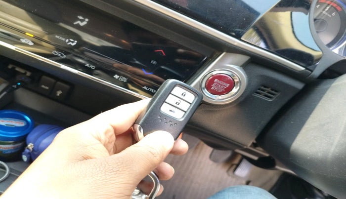 2015 Honda City 1.5L I-DTEC VX, Diesel, Manual, 1,21,221 km, interior