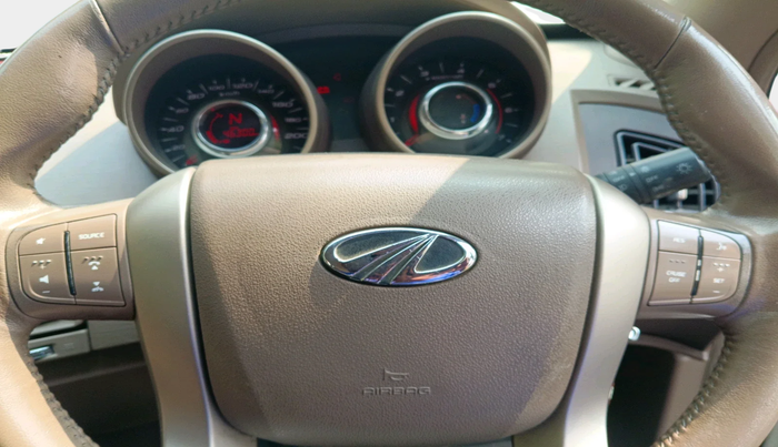 2015 Mahindra XUV500 W8, Diesel, Manual, 46,300 km, interior