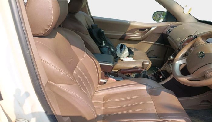 2015 Mahindra XUV500 W8, Diesel, Manual, 46,300 km, interior