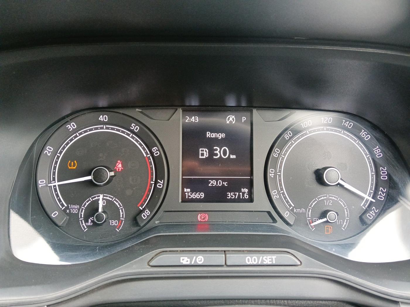 2023 Skoda KUSHAQ AMBITION 1.5 TSI DSG, Petrol, Automatic, 18,000 km, interior