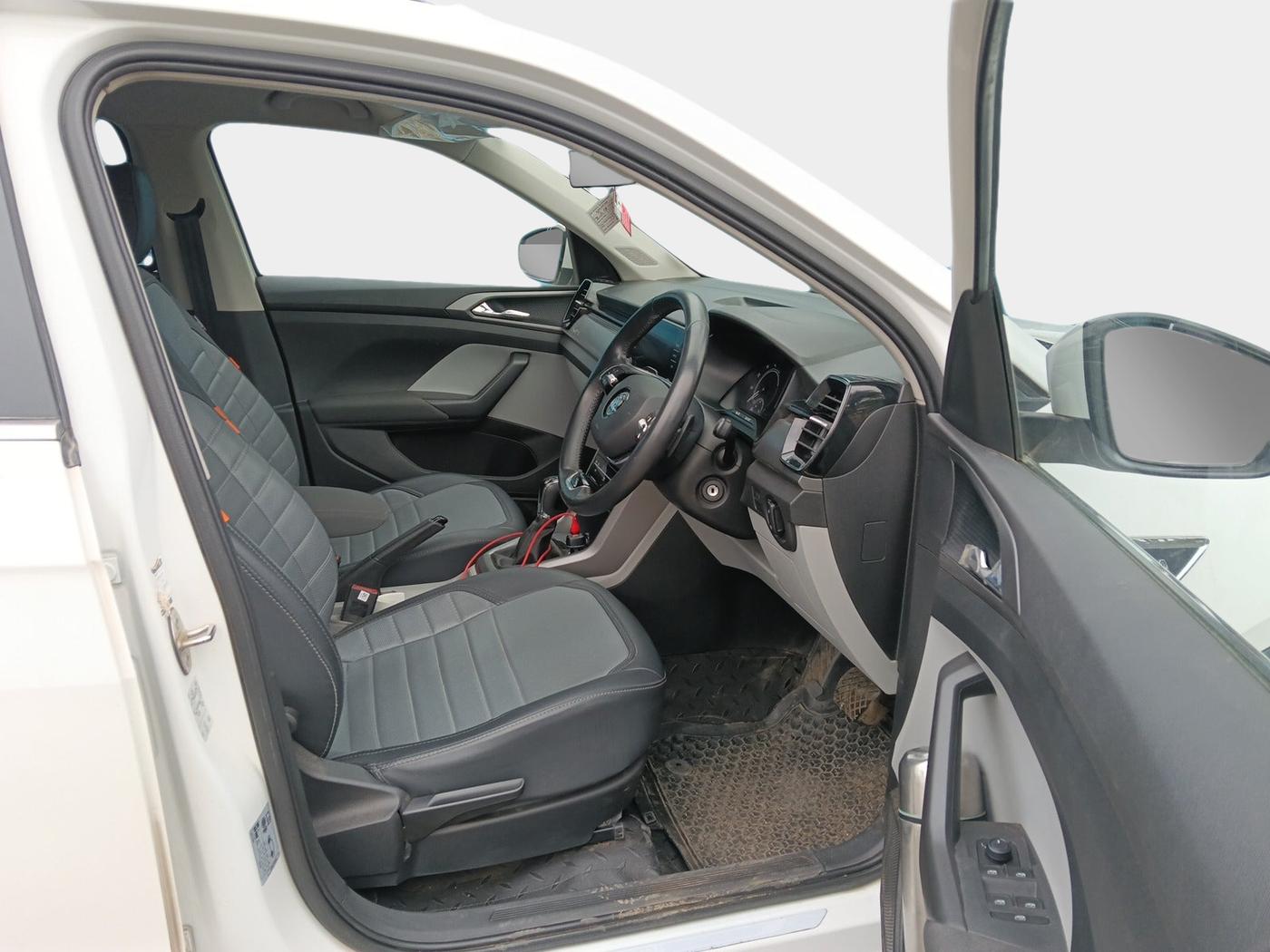2023 Skoda KUSHAQ AMBITION 1.5 TSI DSG, Petrol, Automatic, 18,000 km, interior