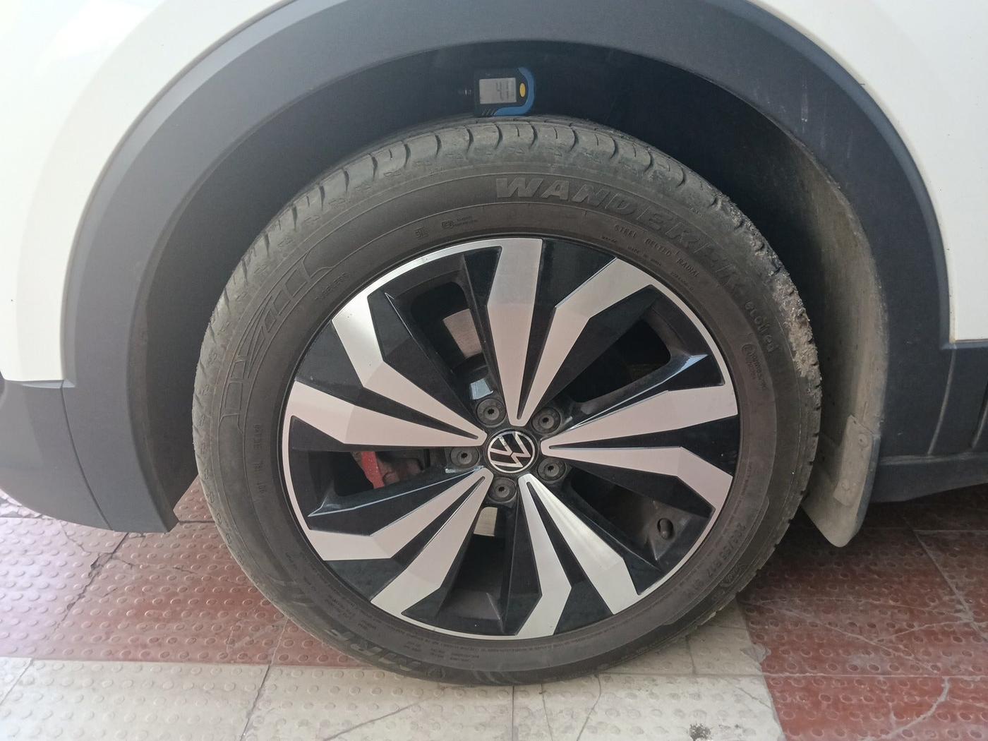 2024 Volkswagen TAIGUN GT PLUS 1.5 TSI DSG, Petrol, Automatic, 5,375 km, tyre